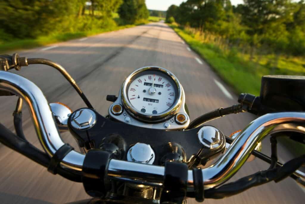Låna 100 000 kr 7 Ansök om ett lån på 100 000 kr, kanske till en egen motorcykel.